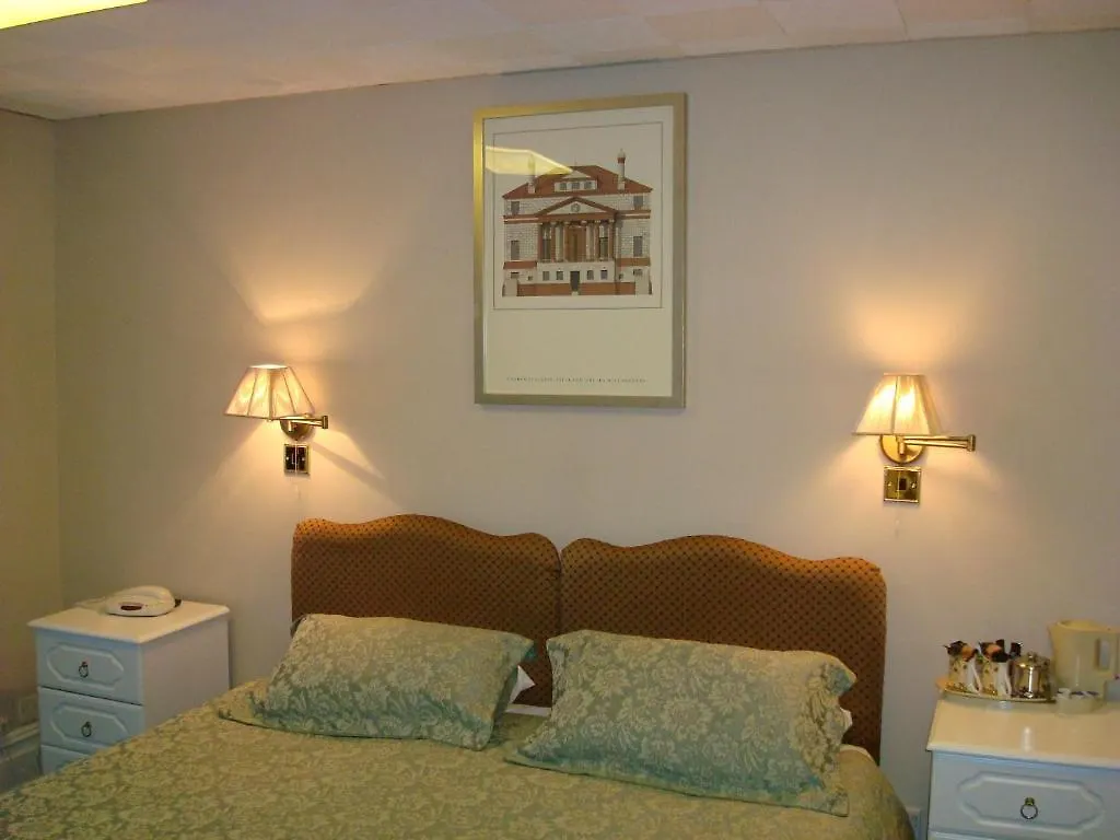 Hunters Lodge Guest House Southampton