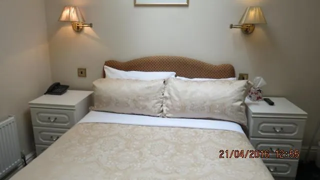 Hunters Lodge Guest House Southampton