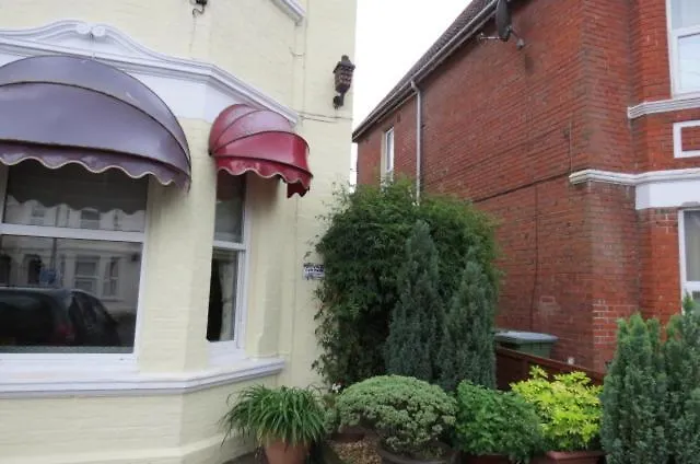 Hunters Lodge Guest House Southampton