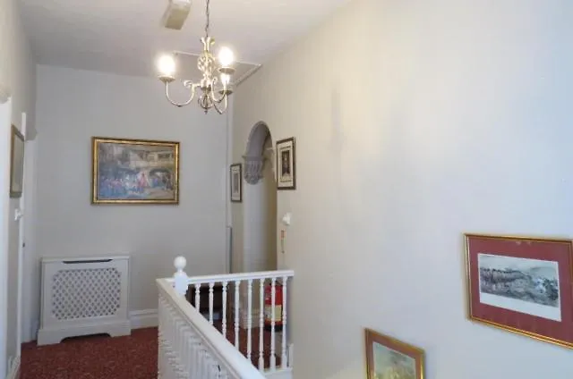 Hunters Lodge Guest House Southampton 4*,